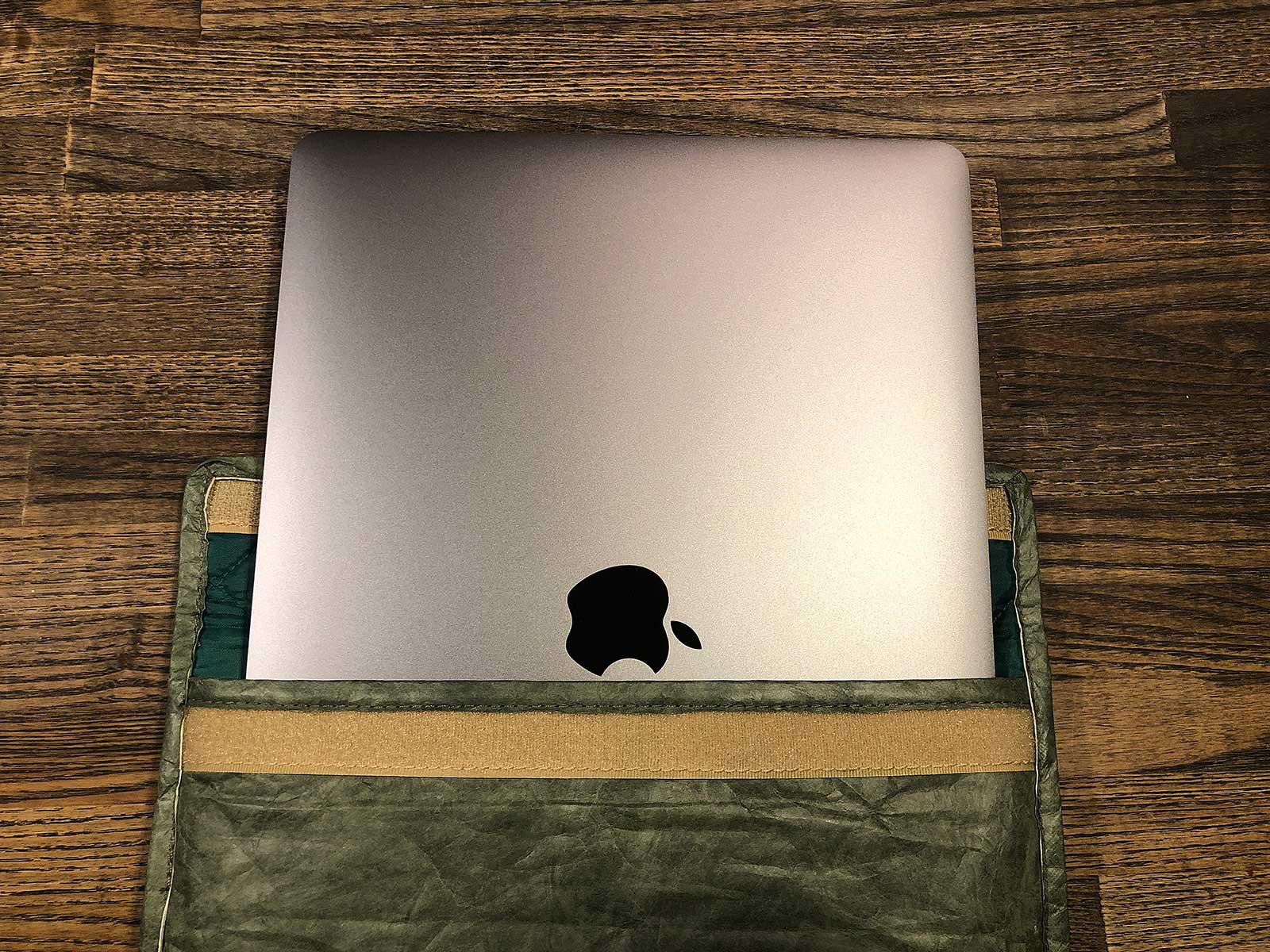 アナハイム　MacBook Pro　スリーブ